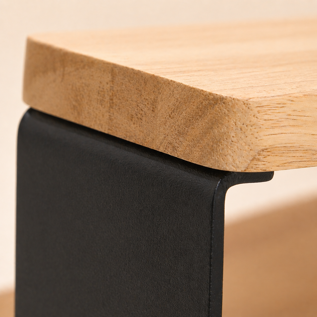 Material detail of the Homestead feeder